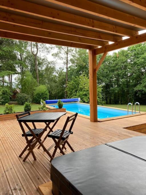 Lodge La Courrege Larche  ภายนอก รูปภาพ